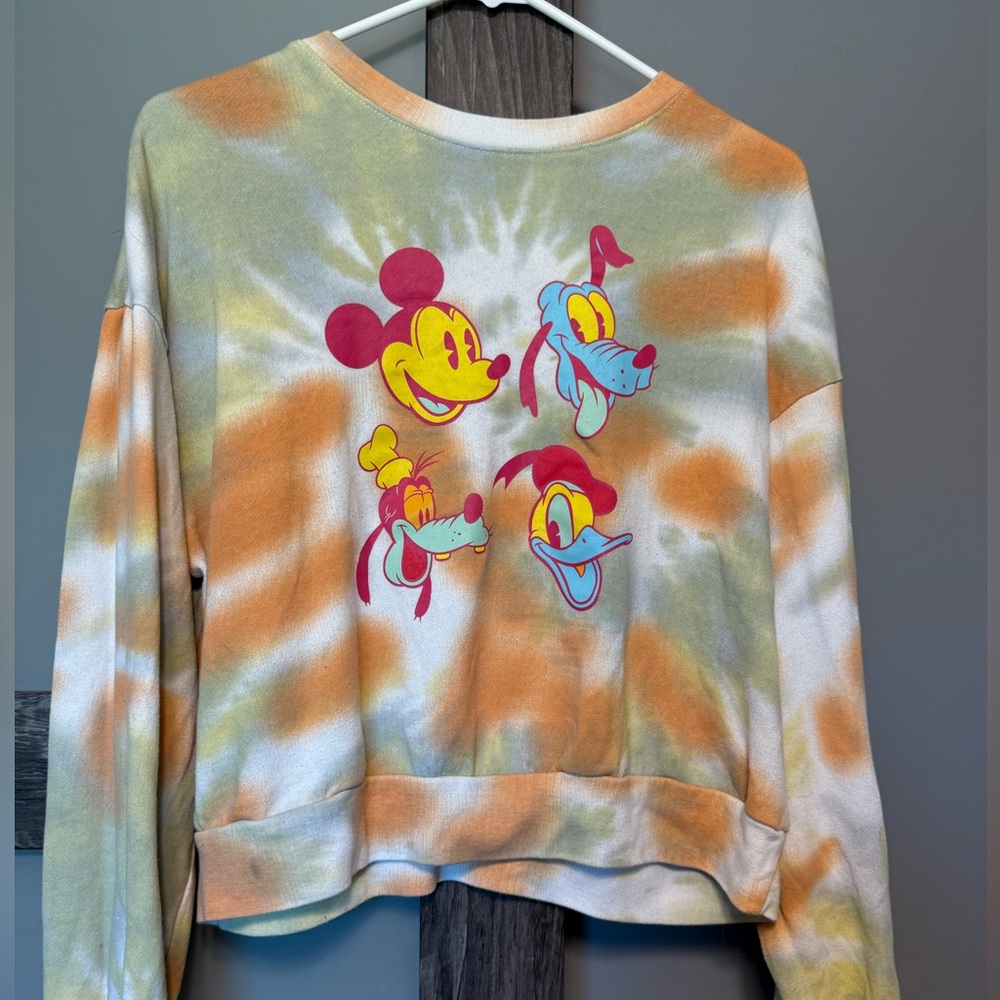 Cute tie dye cropped sweatshirt